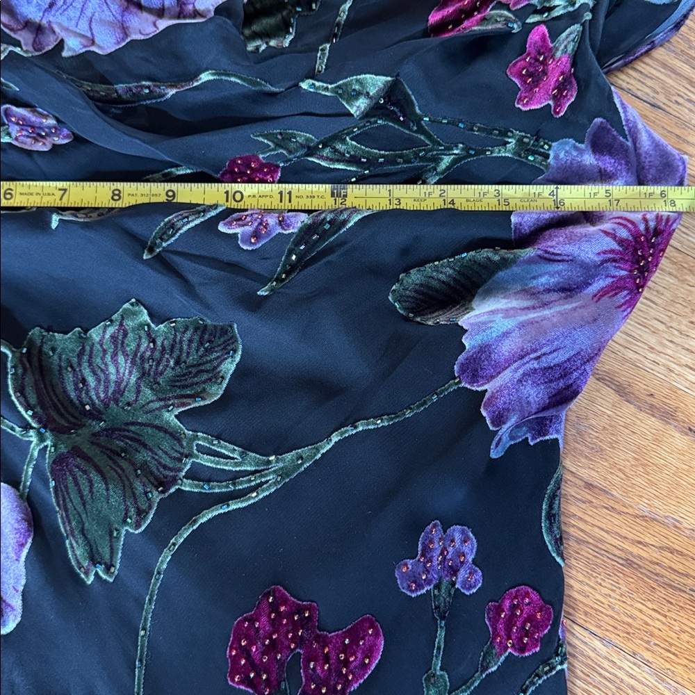 SueWongBeadedSilkBurnoutVelvet&SHAWLCowlNecklineClings&DrapesflatteringFEMININE8 - Picture 16 of 16